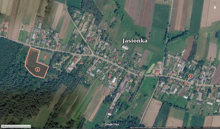 1 — miejsce I Zjazdu Jasińskich, 2 — kamień pamiątkowy przy drodze.